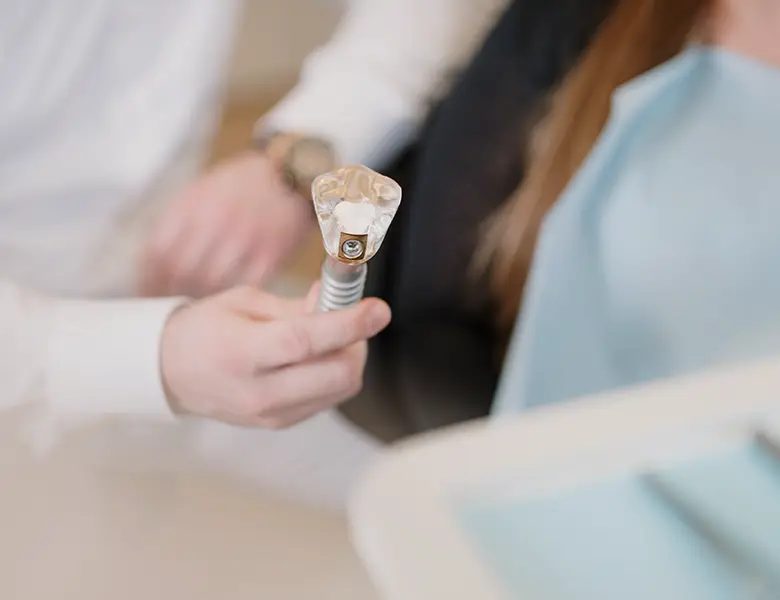 Zahnersatz Implantate: Moderne Implantologie in Regensburg